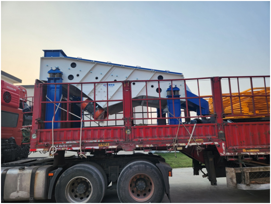 直線(xiàn)篩、方形搖擺篩發(fā)貨